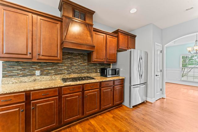 1002 Glessner DR, Spring Hill, TN 37174