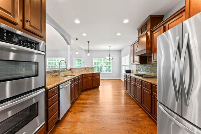 1002 Glessner DR, Spring Hill, TN 37174