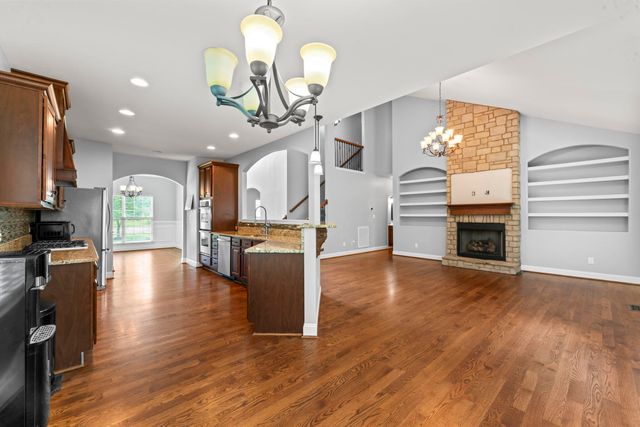 1002 Glessner DR, Spring Hill, TN 37174