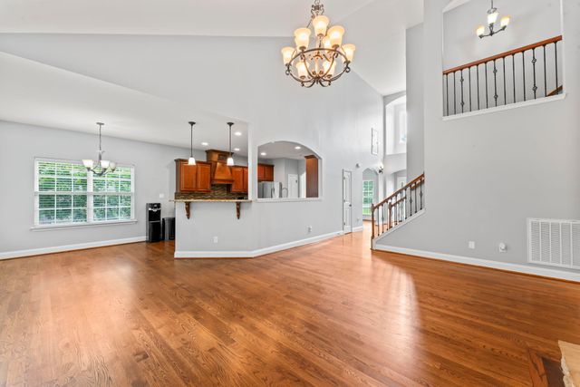 1002 Glessner DR, Spring Hill, TN 37174
