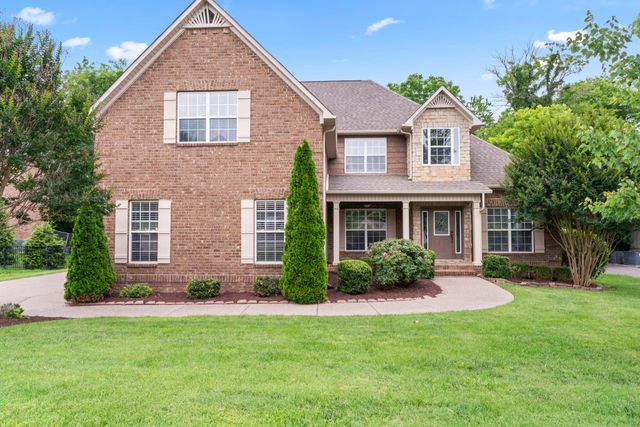 1002 Glessner DR, Spring Hill, TN 37174