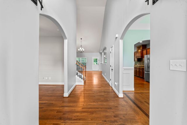1002 Glessner DR, Spring Hill, TN 37174