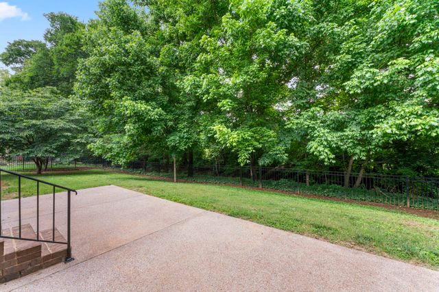 1002 Glessner DR, Spring Hill, TN 37174