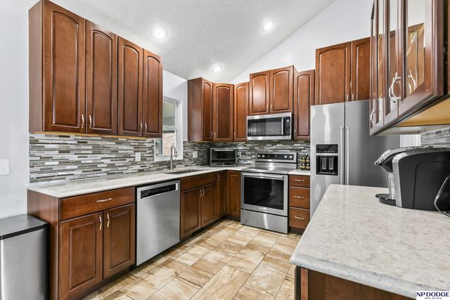 5105 Edinburgh Street, Omaha, NE 68157