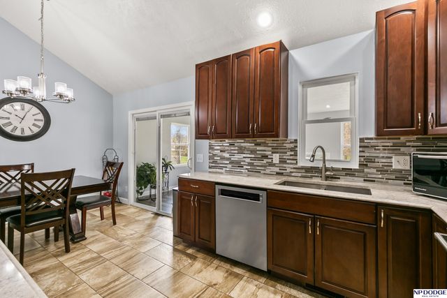 5105 Edinburgh Street, Omaha, NE 68157