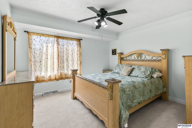 5105 Edinburgh Street, Omaha, NE 68157