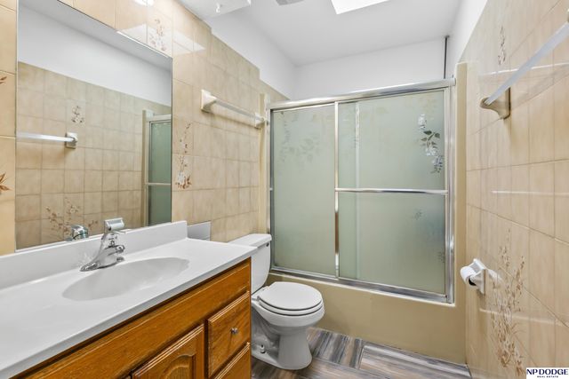 5105 Edinburgh Street, Omaha, NE 68157