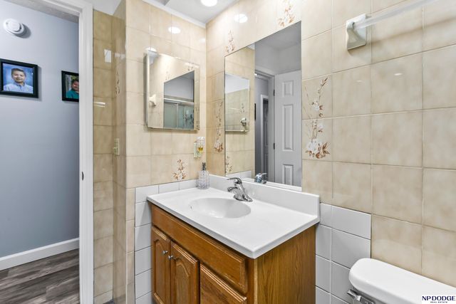 5105 Edinburgh Street, Omaha, NE 68157