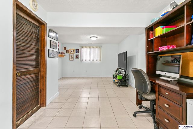 5105 Edinburgh Street, Omaha, NE 68157