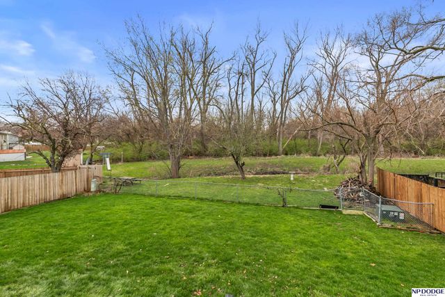 5105 Edinburgh Street, Omaha, NE 68157