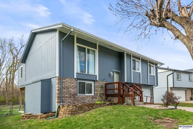 5105 Edinburgh Street, Omaha, NE 68157