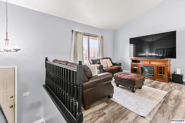 5105 Edinburgh Street, Omaha, NE 68157