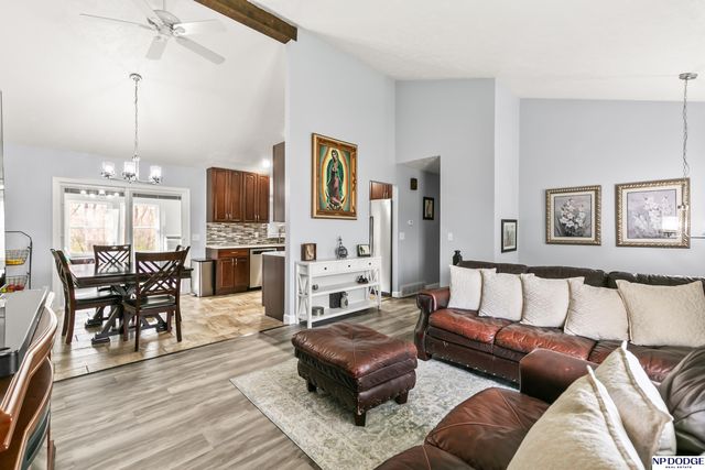 5105 Edinburgh Street, Omaha, NE 68157