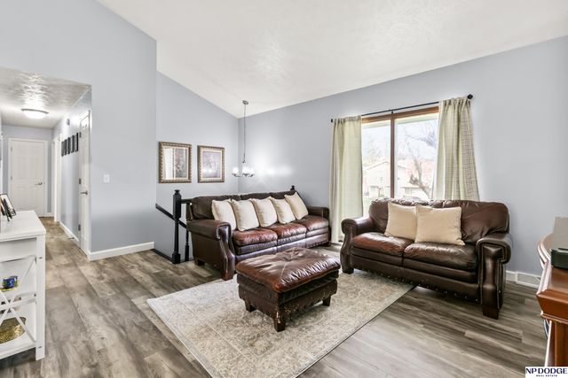 5105 Edinburgh Street, Omaha, NE 68157