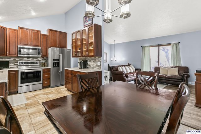 5105 Edinburgh Street, Omaha, NE 68157