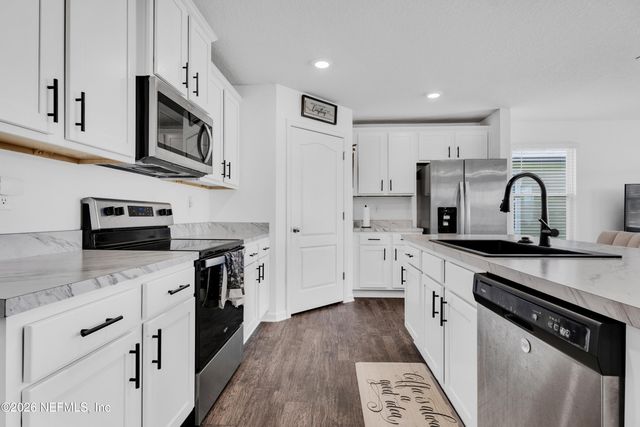 2437 FALLING STAR Lane, Green Cove Springs, FL 32043