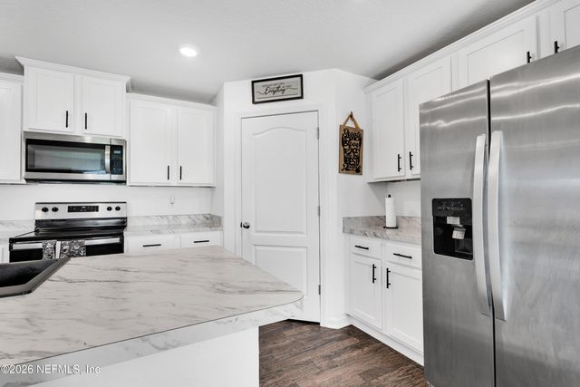 2437 FALLING STAR Lane, Green Cove Springs, FL 32043