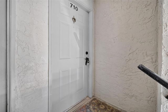 14452 REUTER STRASSE CIRCLE 710, Tampa, FL 33613