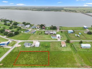 102 Calumet Drive, Palacios, TX 77465
