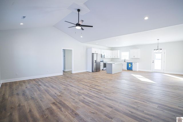 139 Ayly Estates Drive, Mayfield, KY 42066