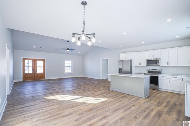 139 Ayly Estates Drive, Mayfield, KY 42066