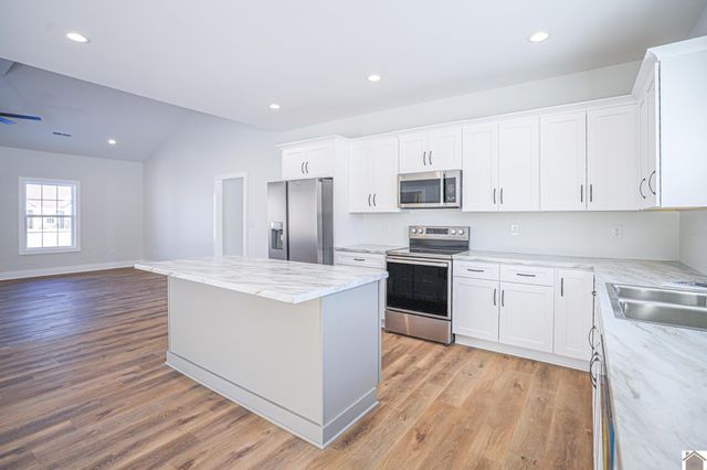 139 Ayly Estates Drive, Mayfield, KY 42066