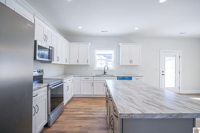 139 Ayly Estates Drive, Mayfield, KY 42066