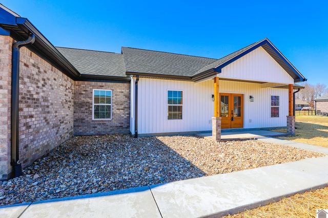 139 Ayly Estates Drive, Mayfield, KY 42066