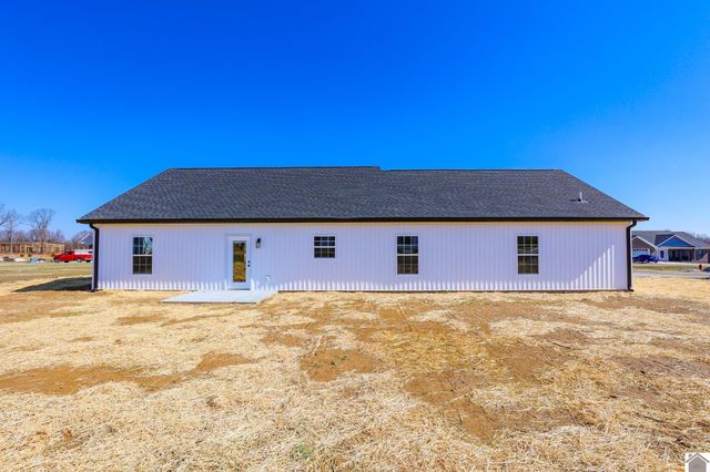 139 Ayly Estates Drive, Mayfield, KY 42066