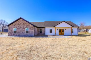 139 Ayly Estates Drive, Mayfield, KY 42066