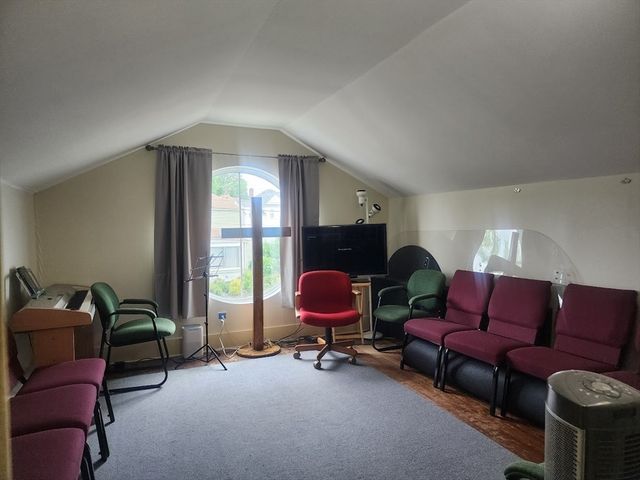 762 Southern Artery, Quincy, MA 02169