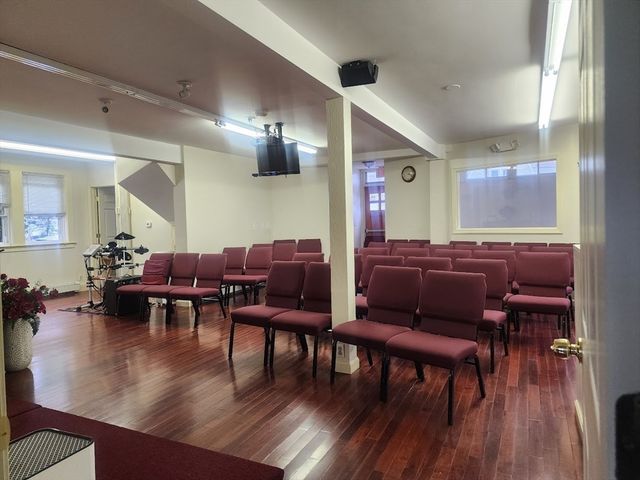 762 Southern Artery, Quincy, MA 02169