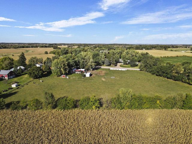 10819 N Highway 14, Brooklyn, WI 53521