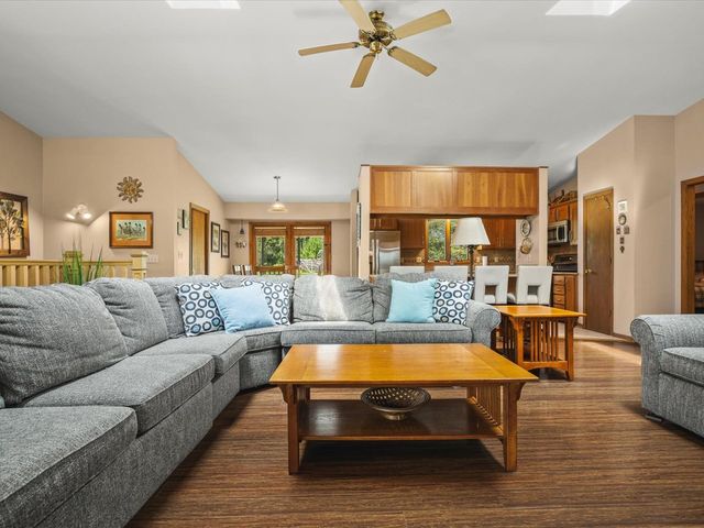 584 SUNNYFIELD Road, Belvidere, IL 61008