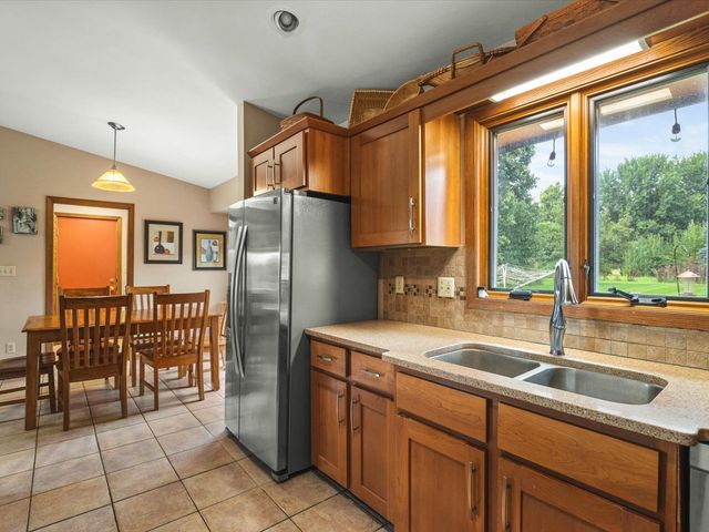 584 SUNNYFIELD Road, Belvidere, IL 61008