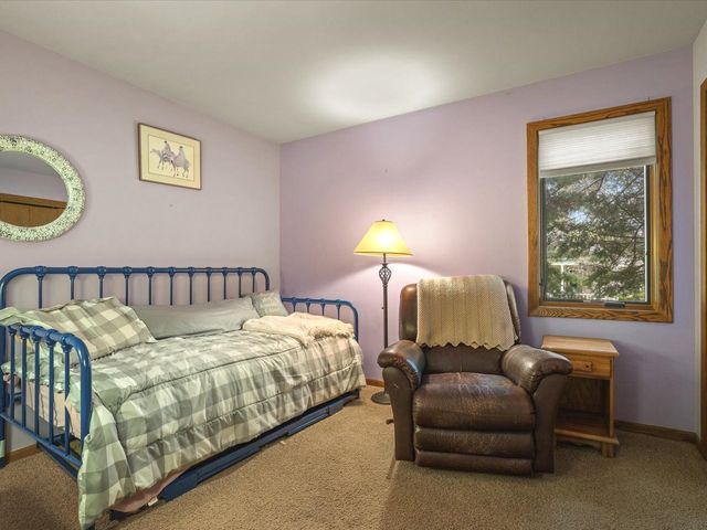 584 SUNNYFIELD Road, Belvidere, IL 61008