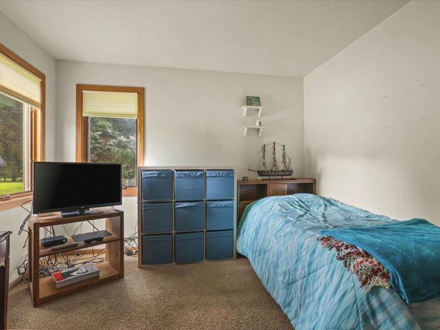 584 SUNNYFIELD Road, Belvidere, IL 61008