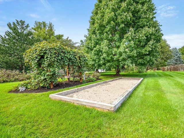 584 SUNNYFIELD Road, Belvidere, IL 61008