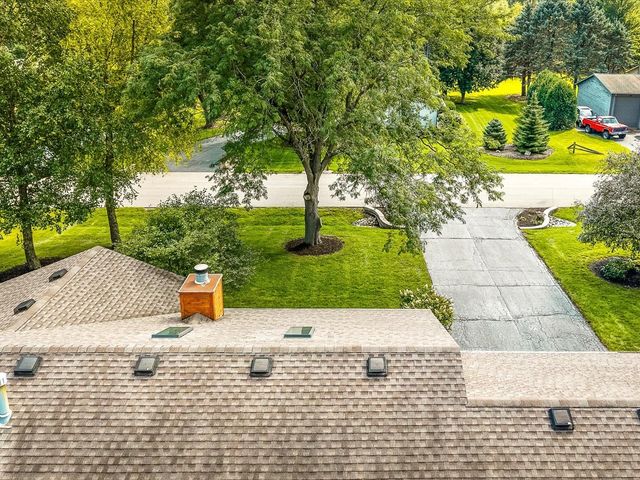 584 SUNNYFIELD Road, Belvidere, IL 61008