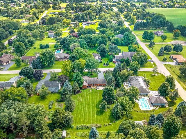 584 SUNNYFIELD Road, Belvidere, IL 61008