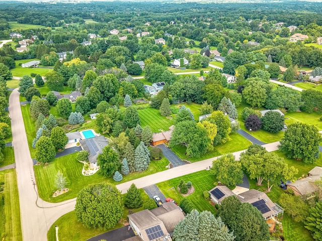 584 SUNNYFIELD Road, Belvidere, IL 61008
