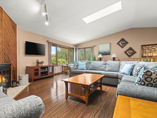 584 SUNNYFIELD Road, Belvidere, IL 61008