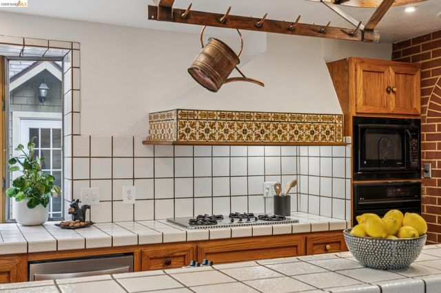 824 Paru St, Alameda, CA 94501