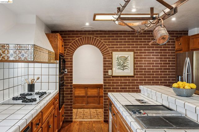 824 Paru St, Alameda, CA 94501