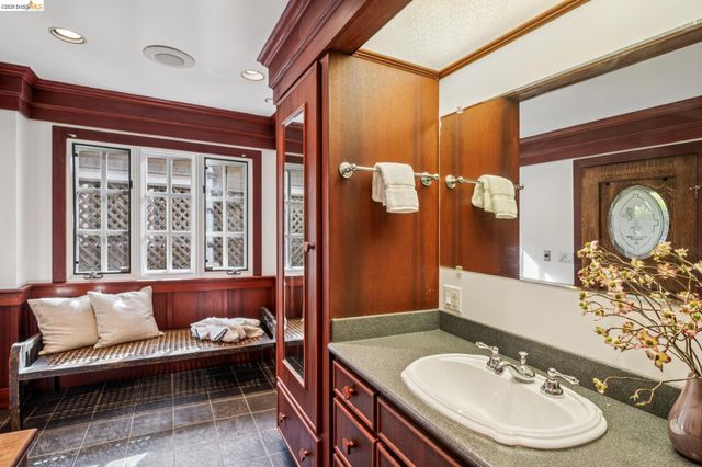 824 Paru St, Alameda, CA 94501