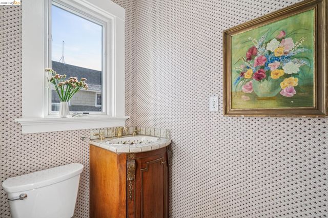 824 Paru St, Alameda, CA 94501