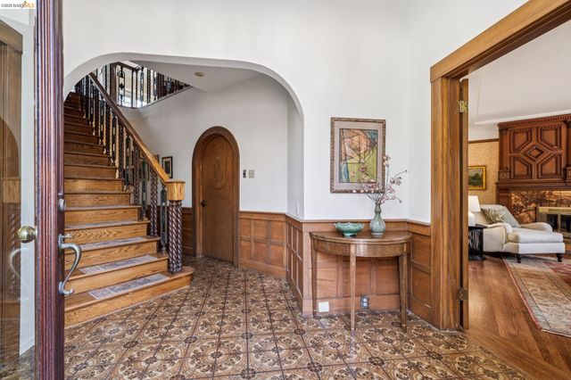 824 Paru St, Alameda, CA 94501