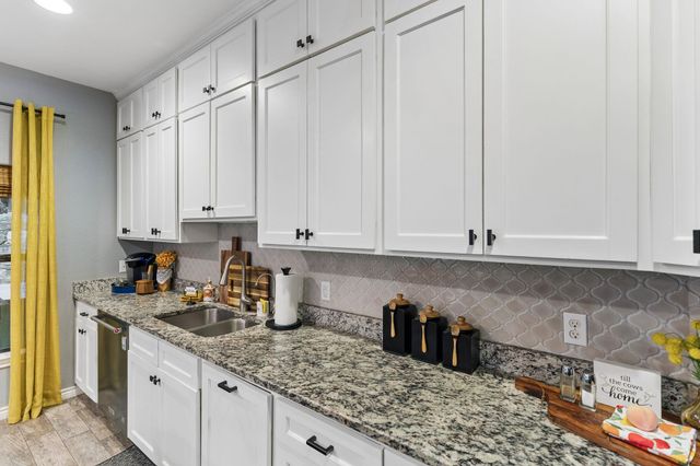 711 Monarch, Canyon Lake, TX 78133