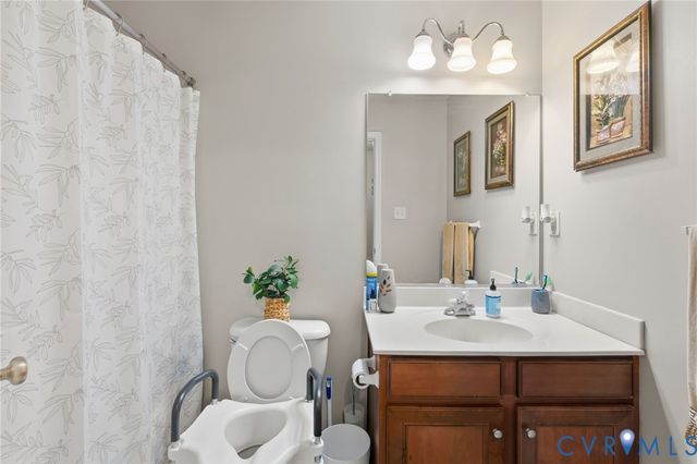 4049 Eagle Dr, Hopewell, VA 23860