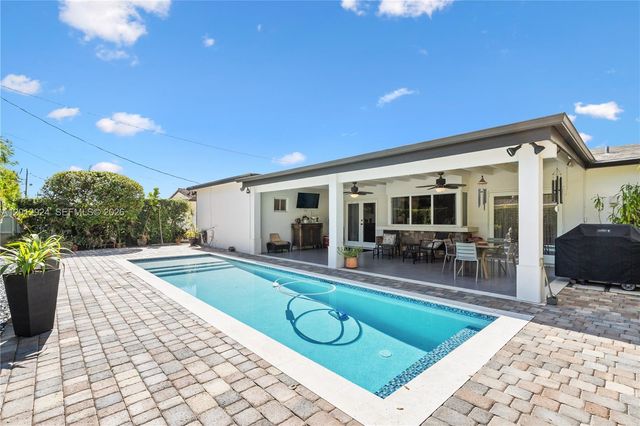 5741 SW 95th Ct, Miami, FL 33173